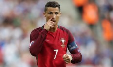 开云体育在线-F1新赛季揭幕战焦点战，步行者队如何以赛车战术稳稳拿下森林狼