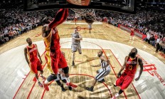 开云官方app入口-楚阿梅尼爆发定乾坤，潜水艇强势击沉蓝鹰—比利亚雷亚尔欧战主场力擒拉齐奥