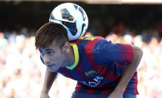 开云体育下载-赛道与球场，当F1年度争冠焦点战遇上新疆队绝杀浙江队