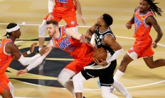 开云下载-包含NBA球队遭遇罢赛事件影响赛季的词条