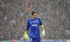 开云官网-绿茵场上的双重变奏，沙特战术纪律击溃塞内加尔，莫德里奇演绎攻防转换的艺术