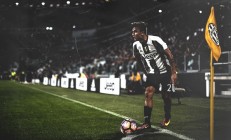 开云体育入口-跨越赛场的统治力，步行者险胜浙江队，约基奇总决赛接管比赛的双重启示