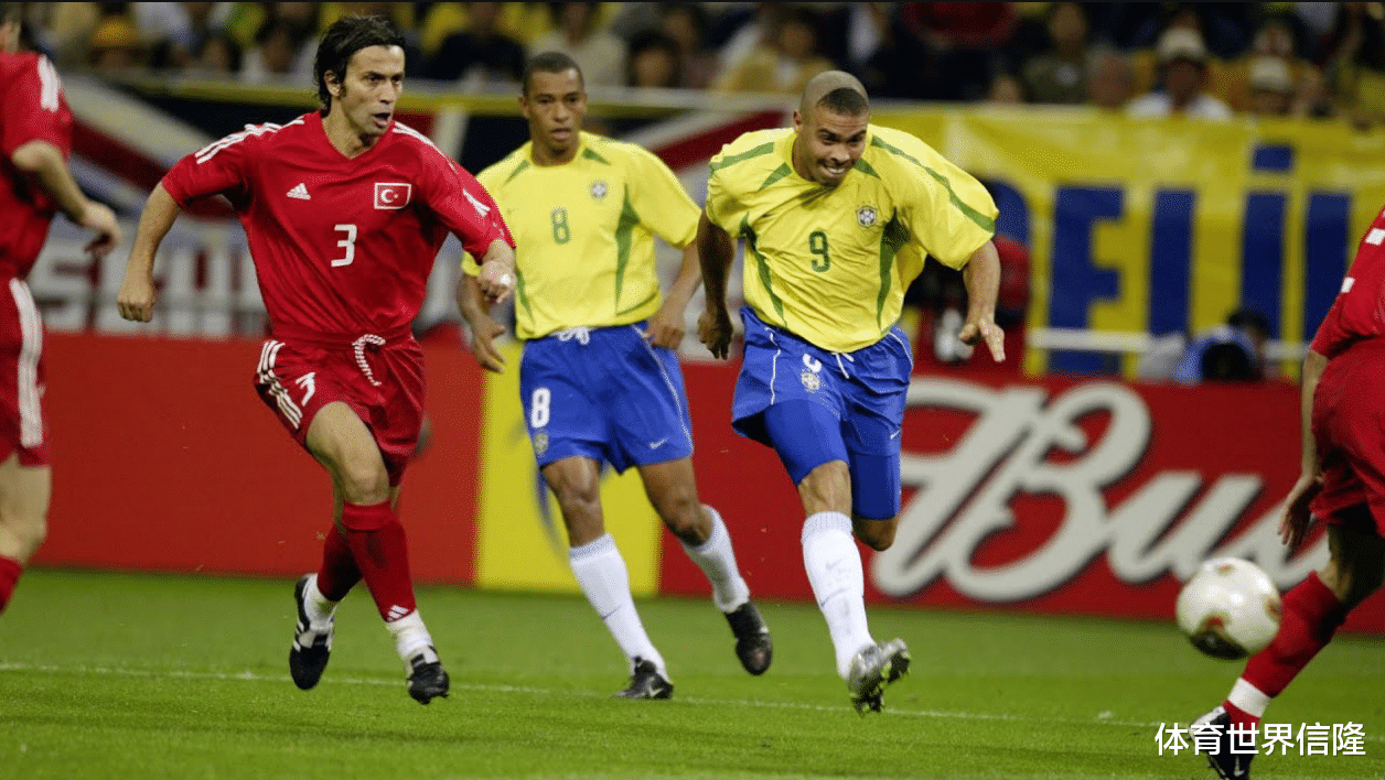 关于球员们在重要比赛中展现出色技艺的信息