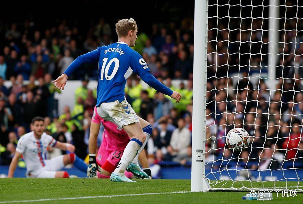 斯托施卡罗取得首个胜利，索肖在主场战胜埃弗顿