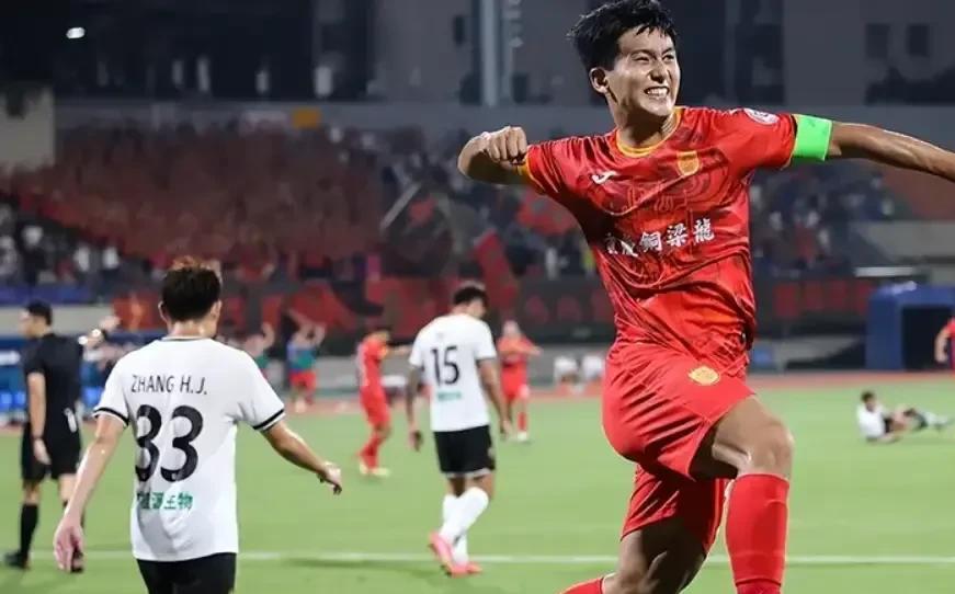 包含前锋球员在比赛中表现出色，砍下高分的词条