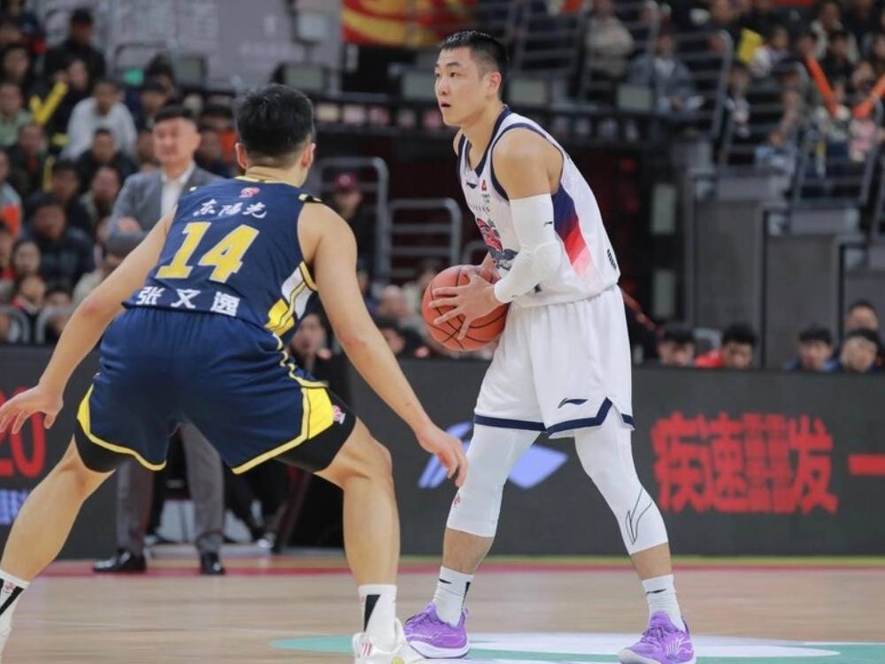 青岛队逆转深圳队，高诗岩刷新纪录的简单介绍