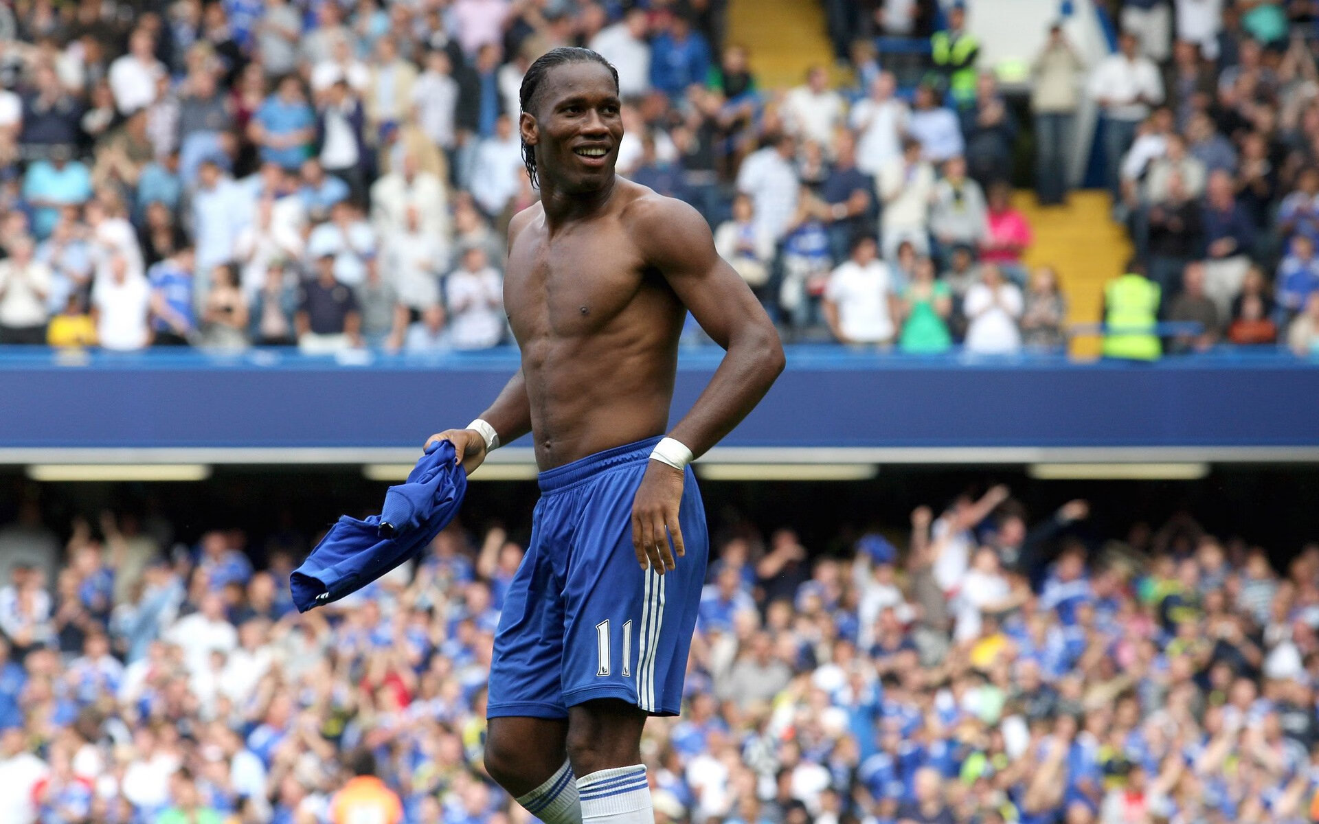 赛道上的心跳，阿隆索驾驭阿斯顿马丁绝杀梅赛德斯